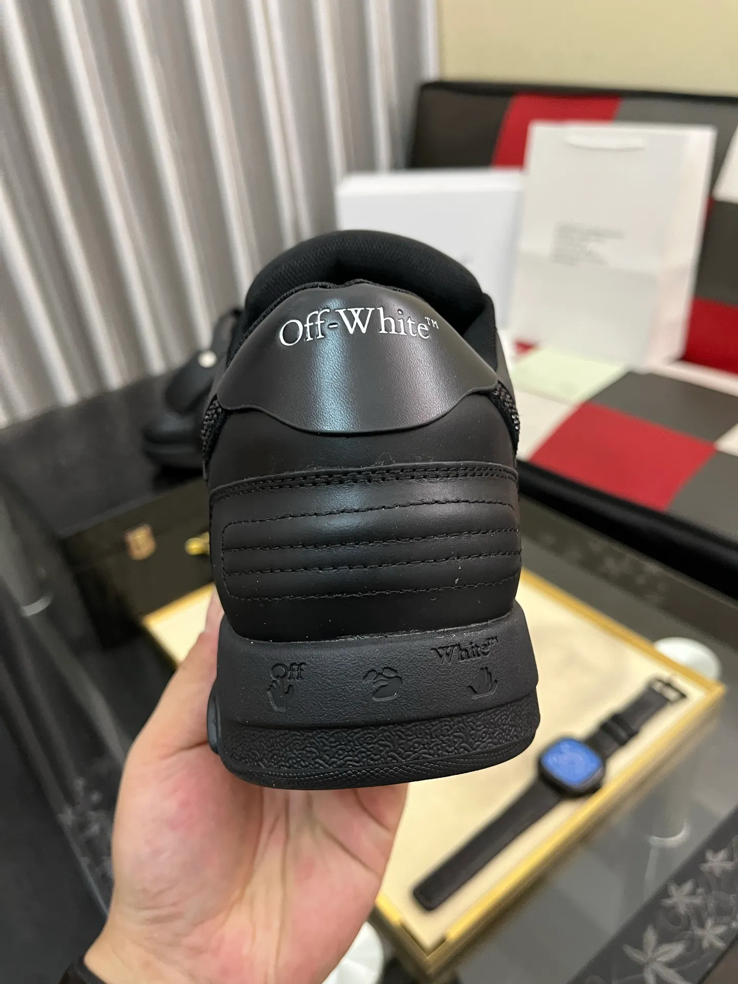 Men's shoes 💰660⌚️⌚️ OFF-White C/O VirGil Abloh fashionable and versatile casual shoes. Exclusive first release of the new model. Made of environmentally friendly cowhide leather and mesh fabric upper material. The insole is embedded with foam cushioning EVA material. The correct midsole is equipped with EVA lightweight cushioning. External tooth nail rubber outsole. The correct accessories are customized simultaneously. Women's model: 35-40 Men's model: 39-45